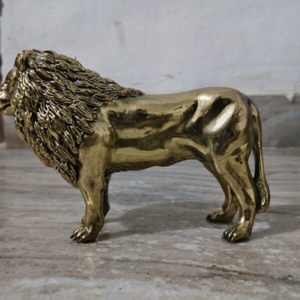 Brass Lion Statue – Royal Decorative Showpiece for Home & Office