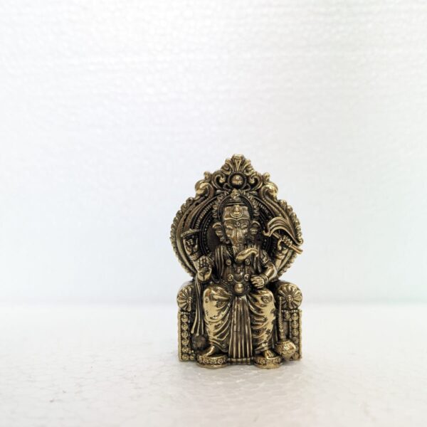 Brass Sitting Ganesha Idol – Royal Ganpati Statue for Home Temple & Decor
