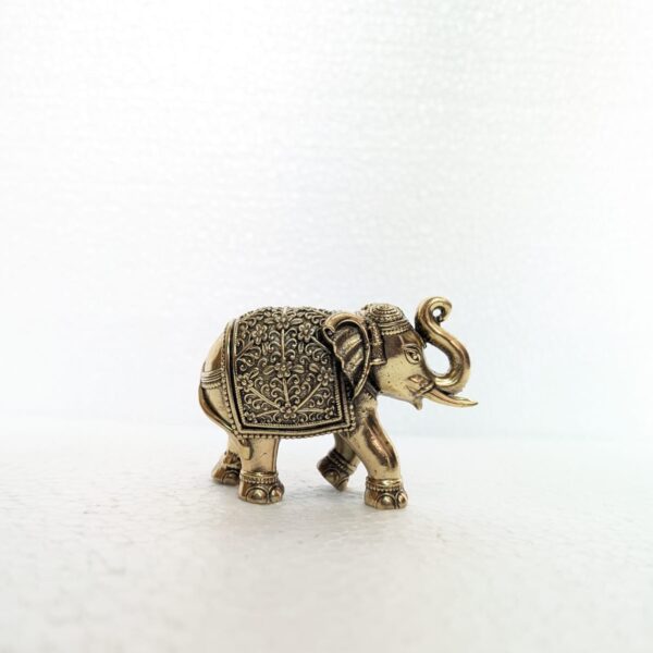 Brass Elephant Statue – Decorative Lucky Elephant Showpiece for Home & Office
